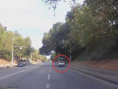 В'їхав у відбійник та ледве не збив людину: у Запоріжжі розшукали водія-порушника