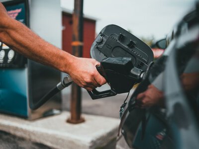 Восени авто починає «їсти» більше пального: 4 причини, які б’ють по гаманцю