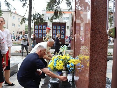 У Первомайську відкрили Алею Слави загиблих захисників та захисниць