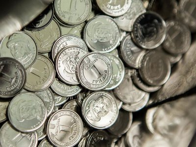 Монети 1 і 2 гривні можуть змінити вигляд: НБУ пояснив, чому відклав рішення