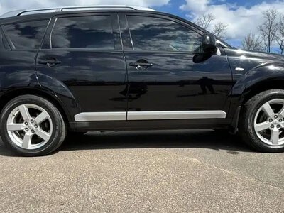 Капсула часу: 18-річний Mitsubishi Outlander продають в Україні (ФОТО)