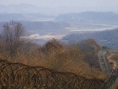 Троє військових поранені під час вибуху в ДМЗ Південної Кореї — The Hindu