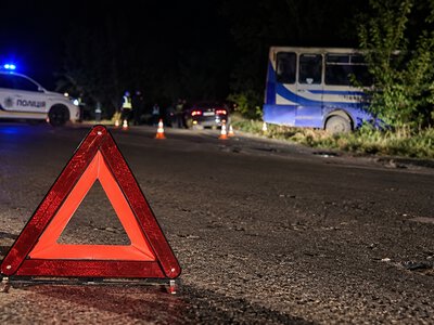 Автомобіль влетів в автобус: у Дніпрі ввечері сталася ДТП з постраждалими