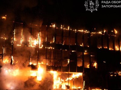 Вночі ворог атакував Запоріжжя - є постраждали, пошкоджені багатоповерхівки, торговий центр та виш (фото, відео)