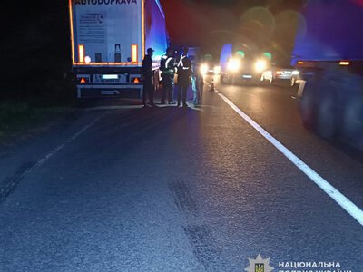 Біля Великих Мостів вантажівка на смерть збила водія електроскутера