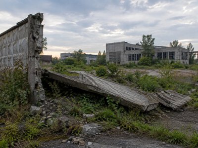 У Стрию бетонна плита вбила підлітка
