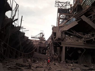 Російські удари зупинили заводи, які виробляли 90% сталі в Україні — Financial Times