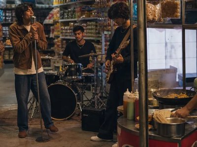 Сіндхі-поппісня tuu Білала Халіда та Ittehad Band — Dawn
