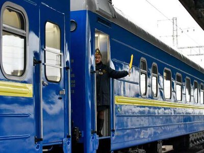 Поїзд Шостка – Фастів затримується більш ніж на годину через безпекові заходи