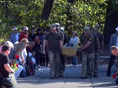 У Горішніх Плавнях попрощалися з полеглим захисником Євгеном Панченком, якого понад рік вважали зниклим безвісти