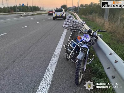На трасі в Житомирській області зіткнулися BMW та мотоцикл: 69-річного водія госпіталізували