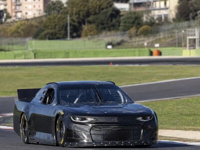 Кіпрський гонщик Ціорцис зберіг шанси на титул NASCAR Euro Series — Cyprus Mail