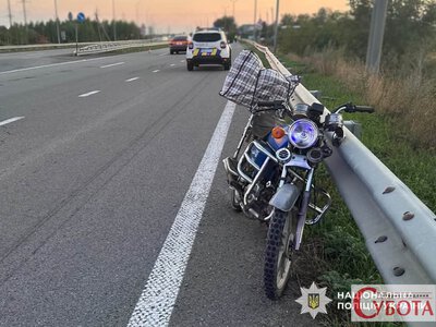 На Звягельщині в ДТП із BMW травмувався 69-річний мотоцикліст
