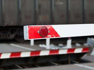 У громаді на Рівненщині знову продовжили термін закриття залізничного переїзду