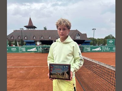 Юний тенісист із Тячева Марк Нечинський переміг на всеукраїнському турнірі найвищої категорії