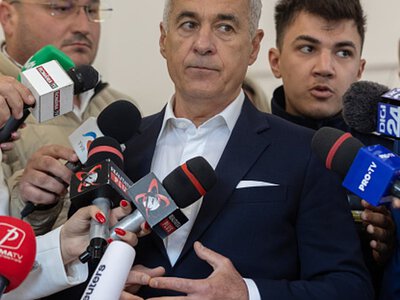 У Румунії обшукали будинок колишнього кандидата в президенти Джорджеску. Його допитують у справі про шахрайство