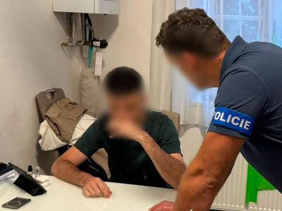 У Празі обшукали фігуранта справи про криптошахрайство