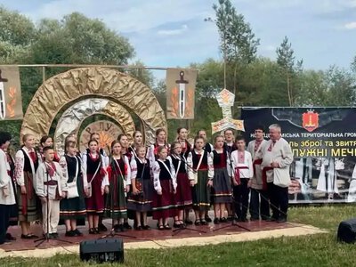 На Рівненщині втретє відбувся фестиваль «Харалужні мечі»