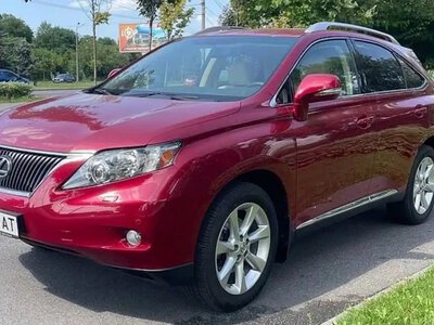 Капсула часу: 15-річний Lexus RX з пробігом 21 тис. км виставили на продаж (ФОТО)