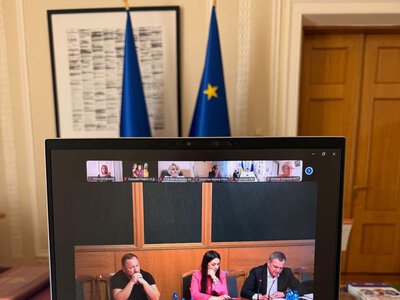 Понад 58 тисяч дітей в Україні мають статус сиріт: у Раді закликали створити єдиний орган захисту дитинства