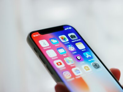 iPhone можна повністю керувати голосом без Siri: де увімкнути приховану функцію