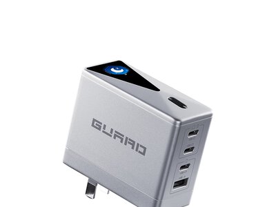 Новий зарядний пристрій Seven Rainbow 140W: 4 порти та дисплей