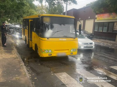 В Одесі в ДТП за участю маршрутки постраждав пішоход