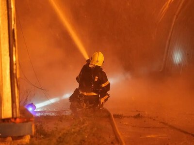 Ранковий удар по Одеській області спричинив масштабну пожежу: чим дихають одесити