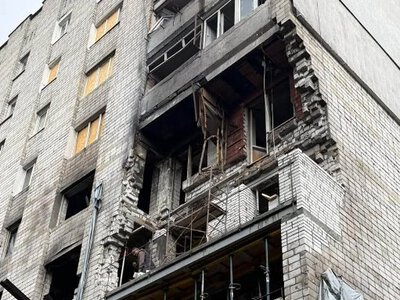 Як у Львові відбудовують будинок, зруйнований ракетним ударом РФ
