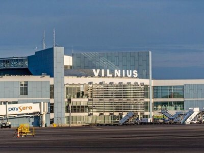 Аеропорт Вільнюса зупинив роботу через білоруські кулі з контрабандою