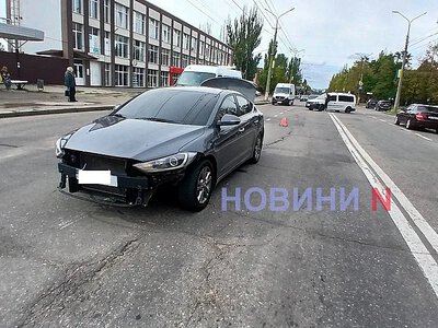 Volkswagen не пропустив Hyundai на проспекті в Миколаєві - рух утруднений