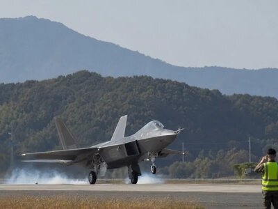 Південна Корея посилює авіацію: перший серійний винищувач KF-21 прибув на військову базу