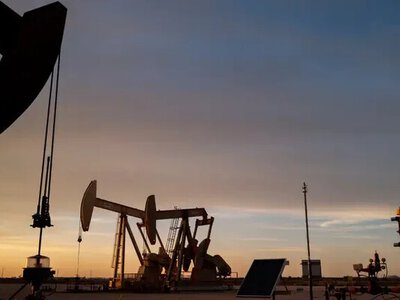 Нафта продовжує падати в ціні, оскільки США та Іран пробують домовлятися про мир
