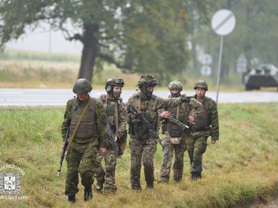 Лукашенко тренує тероборону за 20 кілометрів від Чернігівщини: «прорив кордону» і на що реально здатна армія Білорусі