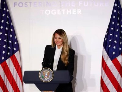 Меланія Трамп акредитувала журналістів CNN і Politico після заборони Білого дому