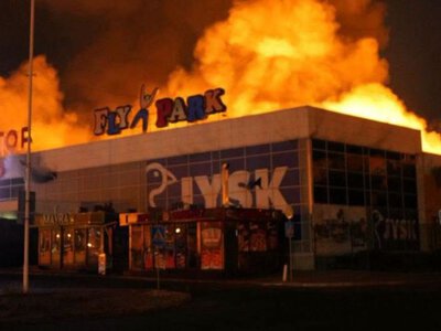 Росіяни атакували Запоріжжя: знищений ТЦ та вже п'ятий магазин JYSK за місяць