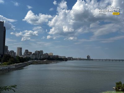Монастирський острів у Дніпрі наприкінці вересня: осінні зміни помітні