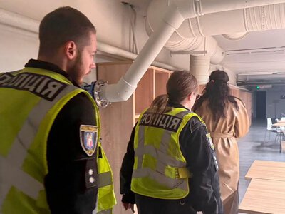 Студенти КНУ заявили, що їх не пустили в укриття під час тривоги та відправили до метро. В університеті заперечують