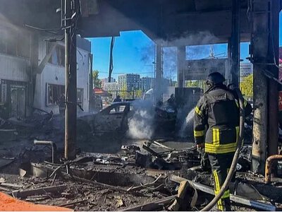 У Києві горить АЗС після атаки дронами
