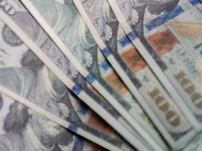 Долар набирає висоту на міжбанку попри активні інтервенції НБУ