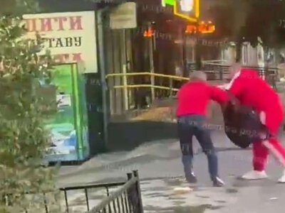 У Дніпрі на Північному чоловіки влаштували бійку посеред вулиці: відео