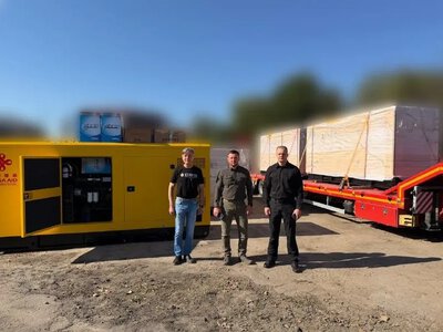 Херсонська громада отримала десять потужних генераторів на 320 кВт кожен