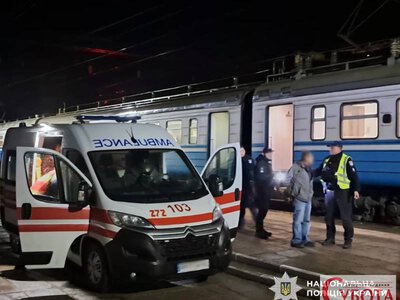 У Чуднівській громаді пенсіонер пошматував ножем пасажира електрички — затримали на станції