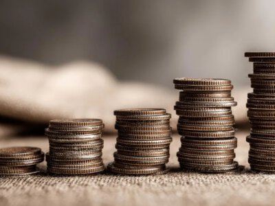 Що потрібно зробити у день зарплати, аби гроші не переводились: народні прикмети 