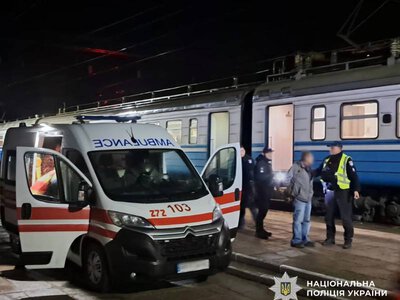 Конфлікт в електричці: на Житомирщині поліцейські затримали підозрюваного в замаху на вбивство