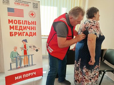 Медичні бригади Червоного Хреста проводять виїзні консультації у Білозерській та Чорнобаївській громадах