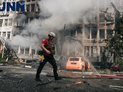 Ворожа атака на Київ триває - кількість постраждалих зросла до 43, на територію навчального закладу упав дрон