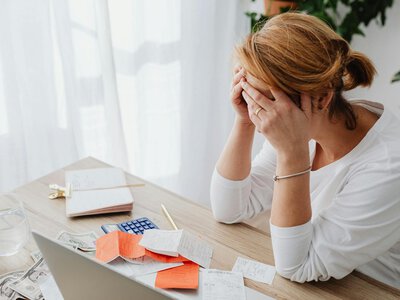 Українцям можуть підвищити податки через діру в бюджеті на 1,7 трлн грн: що кажуть у Раді