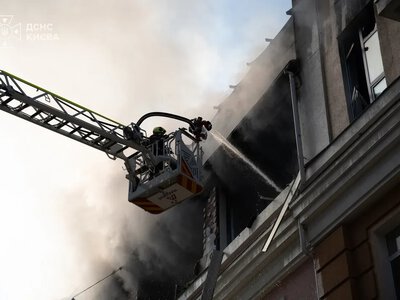 Дві людини загинули, 24 поранені після російських ударів по Києву та восьми областях