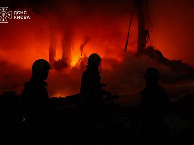 Київ – під ударом балістики: є жертви та постраждалі, виникли пожежі